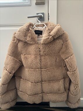 BCBGMAXAZRIA Tan Faux-Fur Hooded Puffer Jacket